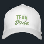 Sage Green Erstellen Sie Ihren eigenen Bridesmaid- Bestickte Baseballkappe<br><div class="desc">Team Bride! Personalisiertes Brautjunggeschenk. Niedliches Geschenk für eine Brautjungfrau,  in trendigem Weissgrün zu sein - packen Sie es in ihre Vorschlagskiste für eine Brautjungfrau: bestickte Baseballkappe mit dem Namen der Brautjungfrau auf der Rückseite und "Teambride" auf der Vorderseite. Passen Sie es mit Ihrem Namen Ihrer Wahl an!</div>