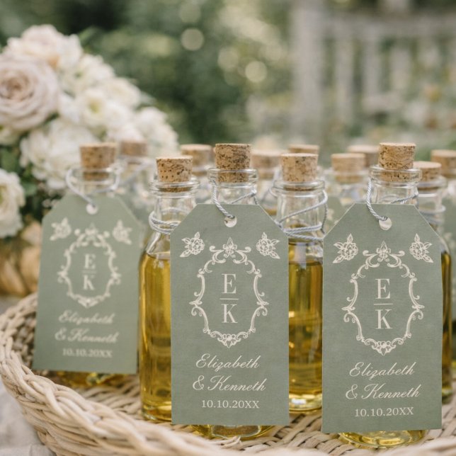 Sage Green Floral Old Money Monogram Crest Wedding Geschenkanhänger (Von Creator hochgeladen)