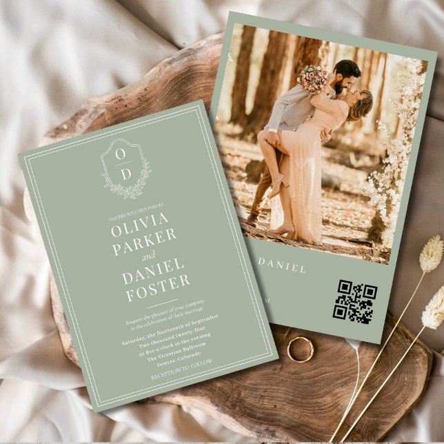 Sage Green Foto QR Code Classic Wappen Wedding Einladung (Von Creator hochgeladen)