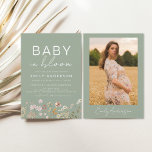 Sage Green Foto Wildblume Baby in Blütendusche<br><div class="desc">Feiern Sie die Ankunft eines neuen Bundles der Freude mit einer schönen Baby in Bloom Thema Babydusche. Begleiten Sie uns für einen Nachmittag voller Liebe und Freude,  während wir die künftigen Eltern ehren. Die Einladung enthält eine atemberaubende Terrakotta - gebrannter Orangentext,  der durch eine Vielzahl lebendiger Wildblumen hervorgehoben wird.</div>