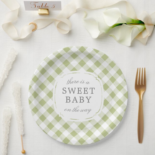 Sage Green Gingham Kariert Sweet Baby Pappteller (Hochzeit)