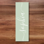 Sage green handgeschriebener Name minimalistisch Yogamatte<br><div class="desc">Diese schlanke,  grüne Yoga Mat ist hübsch,  elegant,  elegant,  elegant und beruflich aussehend - Salbei ist für jeden Anlass geeignet. 
Passen Sie diese schöne und elegante Matte mit Ihrem handgeschriebenen Namen an.</div>