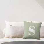 Sage Green Initial Mit Monogramm Outdoor Pillow Kissen<br><div class="desc">Sage Green Initial Mit Monogramm Outdoor Kissen. Dekoratives Kissen im Freien mit einem Single. Schnell und einfach personalisieren.</div>