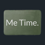 Sage Green Minimalistisch Modern Typografy Badematte<br><div class="desc">Sage Green Minimalistisch Modern Typografy Bath Mat Treten Sie auf diesen modernen Design-Speicher Schaumstoff,  um den Duschvorhang oder allein für eine Touch Spaß zu Ihrem Bad. Anpassbarer grüner Hintergrund mit fett weißer Typografie "Me Time" zentriert auf Matte. IN VERSCHIEDENEN GRÖSSEN UND KUNSTFARBEN VERFÜGBAR.</div>