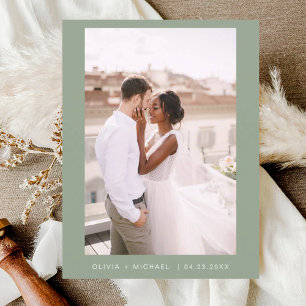 Sage Green Minimalistisch Save the Date Script Fot Postkarte