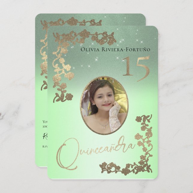 Sage Green Quince Gold Glitzer Foto Quinceanera Einladung (Vorne/Hinten)