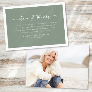 Sage Green Script Foto Beerdigung Dankeskarte