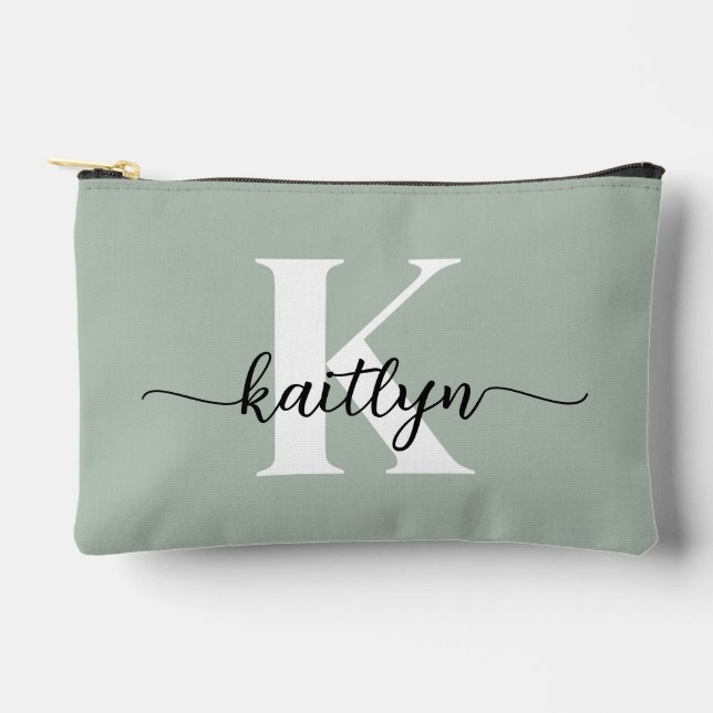 Sage Green Script Monogram Zubehörtasche (Vorderseite)