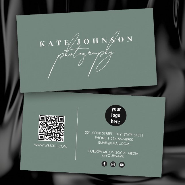 Sage Green Signature Script QR Code Social Media Visitenkarte (Sage Green Signature Script QR Code Social Media Business Card)