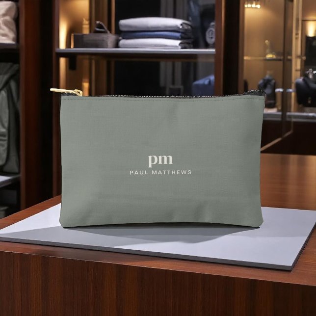 Sage Green Simple Minimalistisch Monogram und Name Zubehörtasche (Von Creator hochgeladen)