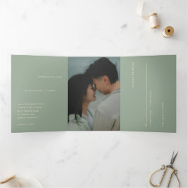 Sage Green Simple Photo Modern Wedding Dreifach Gefaltete Einladung