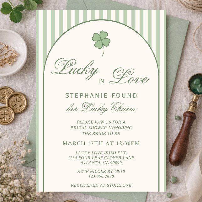 Sage Green Stripes Lucky in Love Bridal Shower Einladung (Von Creator hochgeladen)