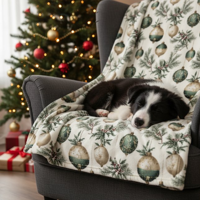 Sage Green und Gold Weihnachtsschmuck Fleecedecke (Von Creator hochgeladen)