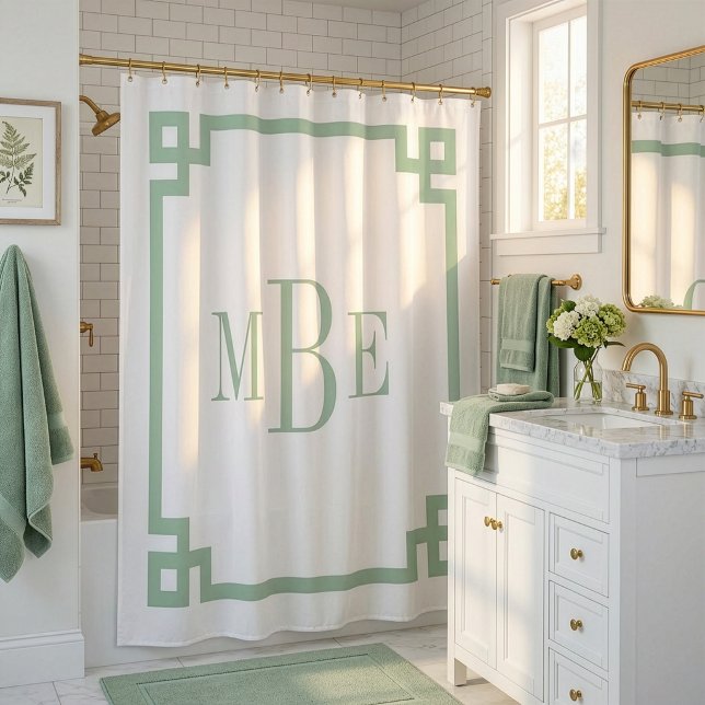 Sage Green und White Griechisch Key | MIT MONOGRAM Duschvorhang (Von Creator hochgeladen)