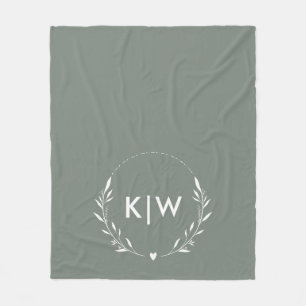 Sage Green und White Monogram für moderne Initia Fleecedecke