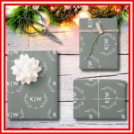 Sage Green und White | Monogram für moderne Initia Geschenkpapier Set