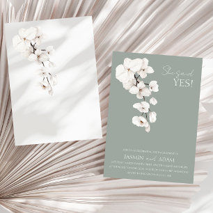 Sage Green White Orchias Sie sagte ja Verlobung Einladung
