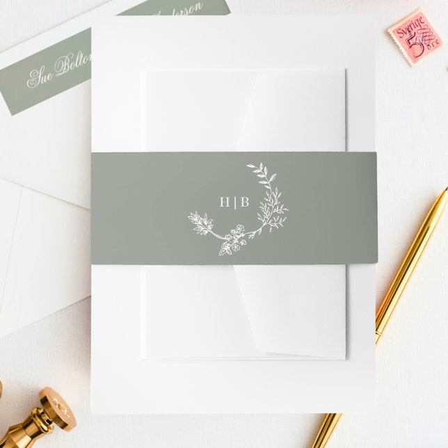 Sage Green Wreath Classic Monogram Wedding Einladungsbanderole (Von Creator hochgeladen)