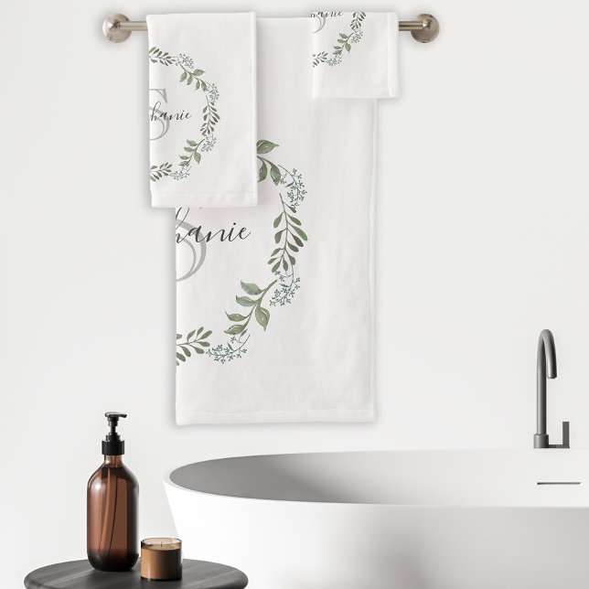 Sage Greenery Botanical Wreath Monogram Badhandtuch Set (Von Creator hochgeladen)