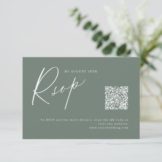 Sage moderne Skript minimalistisch Hochzeit QR-Cod RSVP Karte (Stehend Vorderseite)