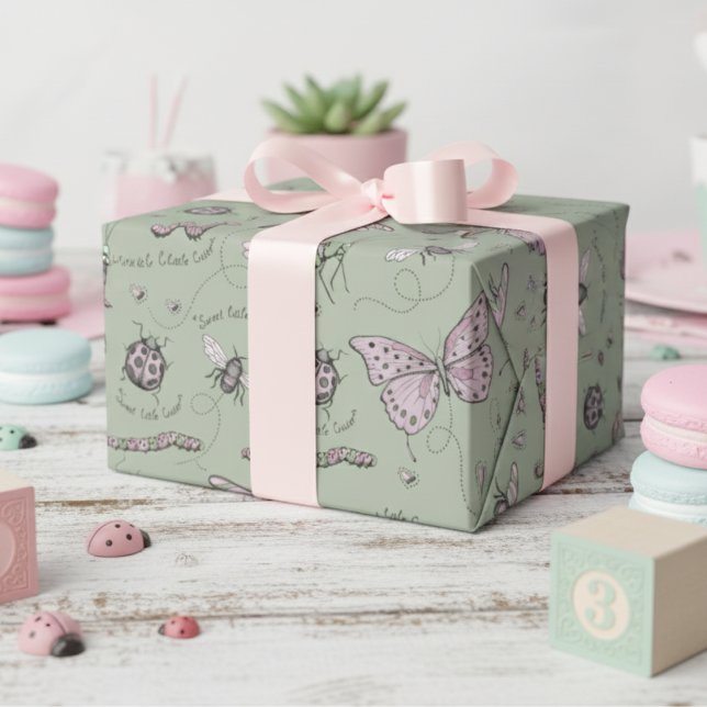 Sage Sweet Little Critter Feminine Blush Pink Geschenkpapier (Cute Pink & Sage Girly Insect Wrapping Paper for Baby Shower, Bug Birthday Party & 1st Bday for Kids)