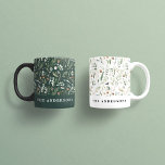 Sage Weihnachten modern minimalbotanisch elegant Kaffeetasse<br><div class="desc">Moderne minimale Blätter grün Drehbuch Feiertag Weihnachten personalisierte Geschenkpackung. Handgemalte Eukalyptus,  minimales Laub und modernes rustikales Rattanfeuer verleihen dieser Ferienkarte ein luxuriöses Ambiente. In klassischen Grüntönen,  braun,  schwarz und grau.</div>