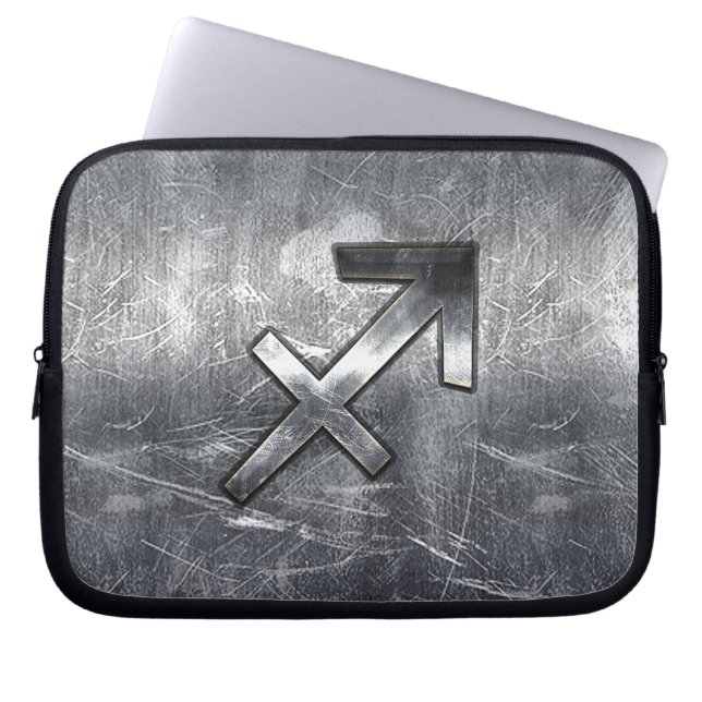 Sagittarius Zodiac in Grunge gestörter Stahl ausse Laptopschutzhülle (Vorderseite)
