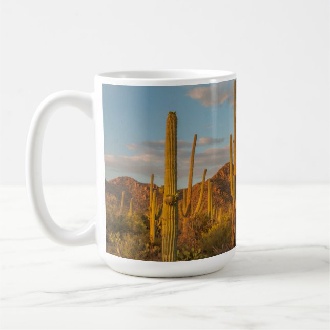 Saguaro-Kakteen bei Sonnenuntergang, Arizona Tasse (Links)