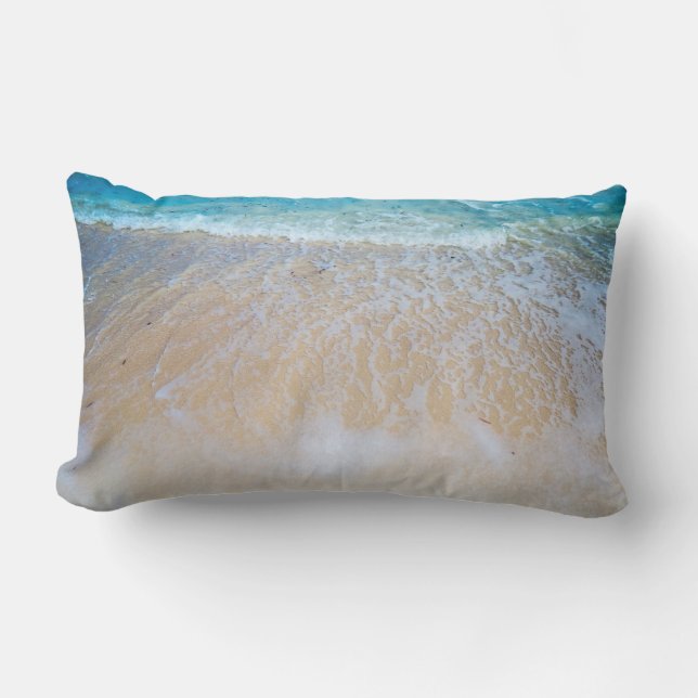 Sahniges Ozean-Wasser auf dem Strand Lendenkissen (Vorderseite)