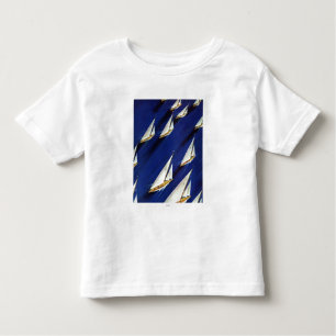 Sailboat Regatta by Ski Weld Kleinkind T-shirt