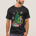 Sailor Moon rund um den Weihnachtsbaum13 T-Shirt<br><div class="desc">Sailor Moon rund um den Weihnachtsbaum13 Frohe Weihnachten. Dieses Design macht einen lustigen Urlaub Jahreszeit Geschenk mit Lieblingsdekoration,  Accessoires.</div>