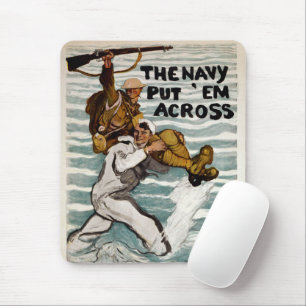 Sailor Wading, als er einen Soldaten auf Schulter Mousepad