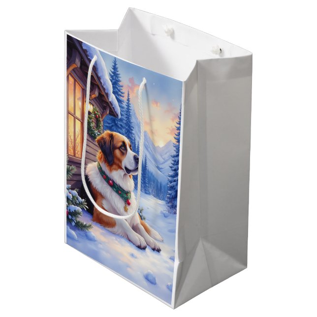 Saint Bernard Snowy Mountain Lodge Christmas Dog Mittlere Geschenktüte (Vorderseite Schrägansicht)