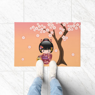 Sakura Kokeshi Doll - Geisha Girl on Peach Fußmatte