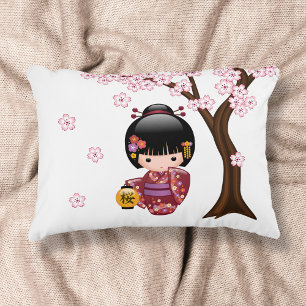 Sakura Kokeshi Puppe - Süßes japanisches Geisha-Mä Zierkissen