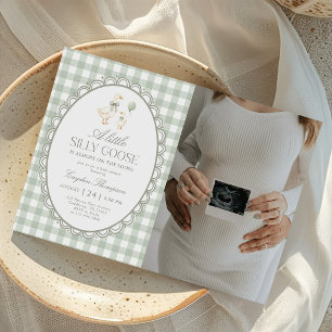 Salbeigrün Gingham Silly Goose Baby Shower Foto Einladung