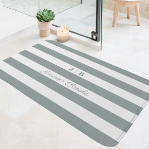 Salbeigrün und Weiße Breite Streifen Monogramm Nam Badematte