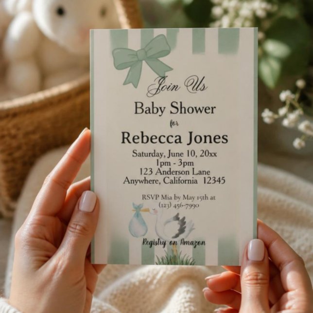 Salbeigrüner Storch-Baby-Party Neutral Einladung (AI Generated Hands Holding Card)