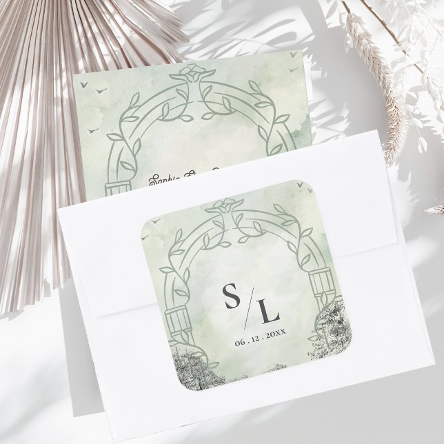 Salbeigrünes Bogenmonogramm Initialen Hochzeit Bri Quadratischer Aufkleber (Sage Green Monogram Wedding Envelope Seal | Botanical Arch Initials Sticker)