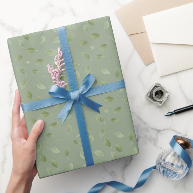 Salbeigrünes Wasserfarben-Blattmuster Geschenkpapier (Schenken)
