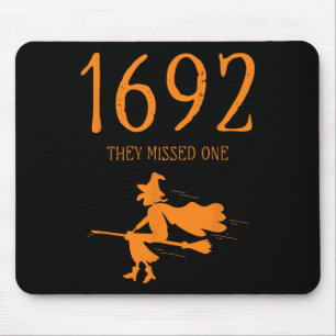 Salem 1692 verpassten sie ein Fun Halloween Hexe 2 Mousepad