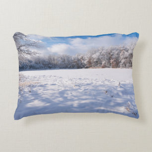 Salem Hills Teich und Wald Winterlandschaft Dekokissen