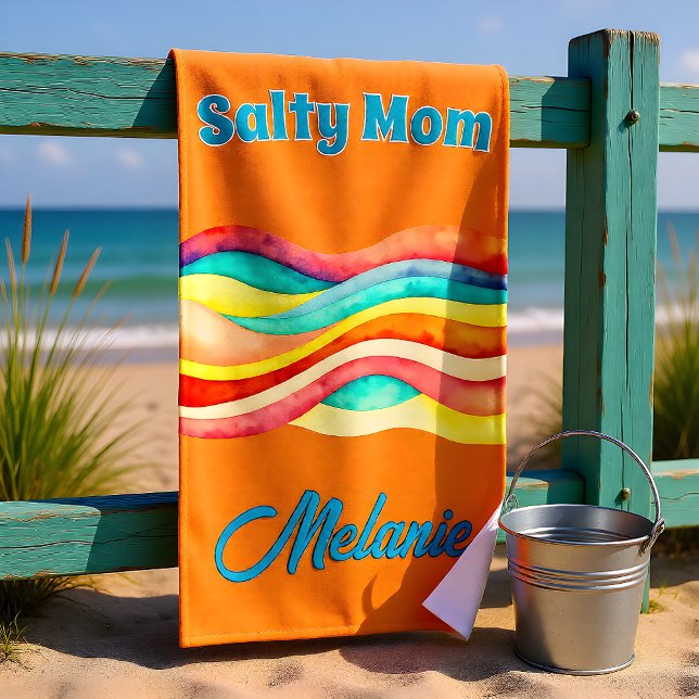 Salty Mom Coastal Summer Vibes Strandtuch (Von Creator hochgeladen)
