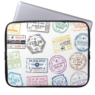 Sammlung von Reisepassstempeln isoliert auf Weiß. Laptopschutzhülle