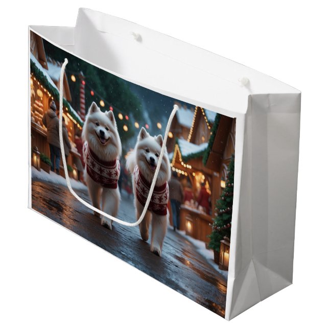Samojeden Hunde Weihnachten Schnee Feiertag Große Geschenktüte (Vorderseite Schrägansicht)