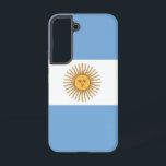 Samsung Galaxy S22 Fallflagge von Argentinien Hülle<br><div class="desc">Mit dem exklusiven Cover der argentinischen Flagge verwandeln Sie Ihre Samsung Galaxy S22 in ein Symbol des argentinischen Stolzes! Dieses Cover wurde mit viel Liebe zum Detail entworfen und zeigt stolz das ikonische Design der argentinischen Fahne. Die Fahne besteht aus drei horizontalen Streifen in hellblau und weiß, in der Mitte...</div>