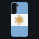 Samsung Galaxy S22 Plus Fallflagge von Argentinien Hülle<br><div class="desc">Mit dem exklusiven Cover der argentinischen Flagge verwandeln Sie Ihre Samsung Galaxy S22 Plus in ein Symbol des argentinischen Stolzes! Dieses Cover wurde mit viel Liebe zum Detail entworfen und zeigt stolz das ikonische Design der argentinischen Fahne. Die Fahne besteht aus drei horizontalen Streifen in hellblau und weiß, in der...</div>