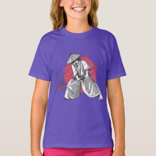 Samurai-Krieger trifft mit Katana T-Shirt