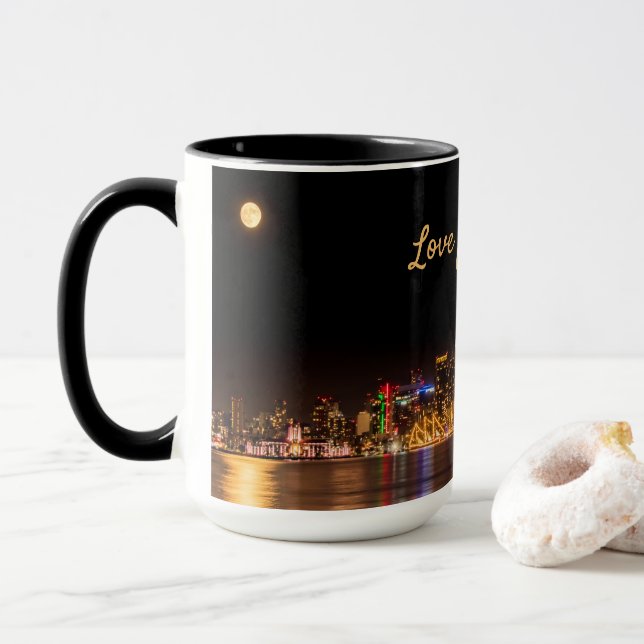 San Diego Skyline City Black & Gold Souvenir Tasse (Mit Donut)