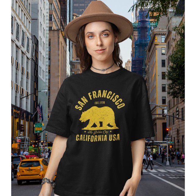 San Francisco California" Vintage Bear T-Shirt (Von Creator hochgeladen)